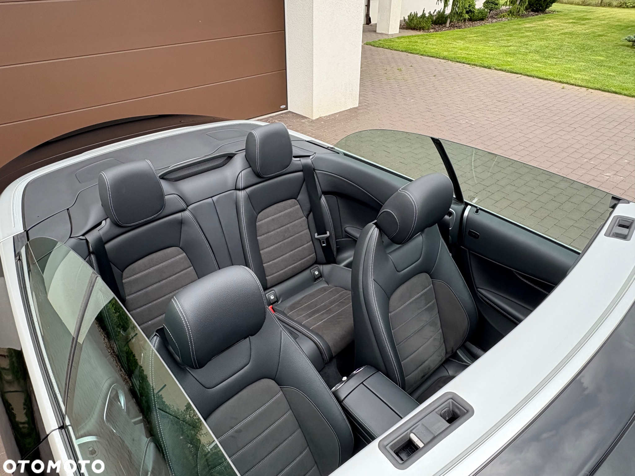 Mercedes-Benz Klasa C 180 Cabrio 9G-TRONIC AMG Line - 23