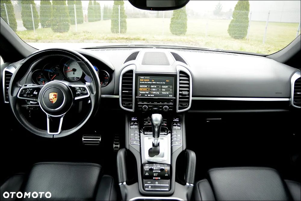 Porsche Cayenne S Platinum Edition - 22
