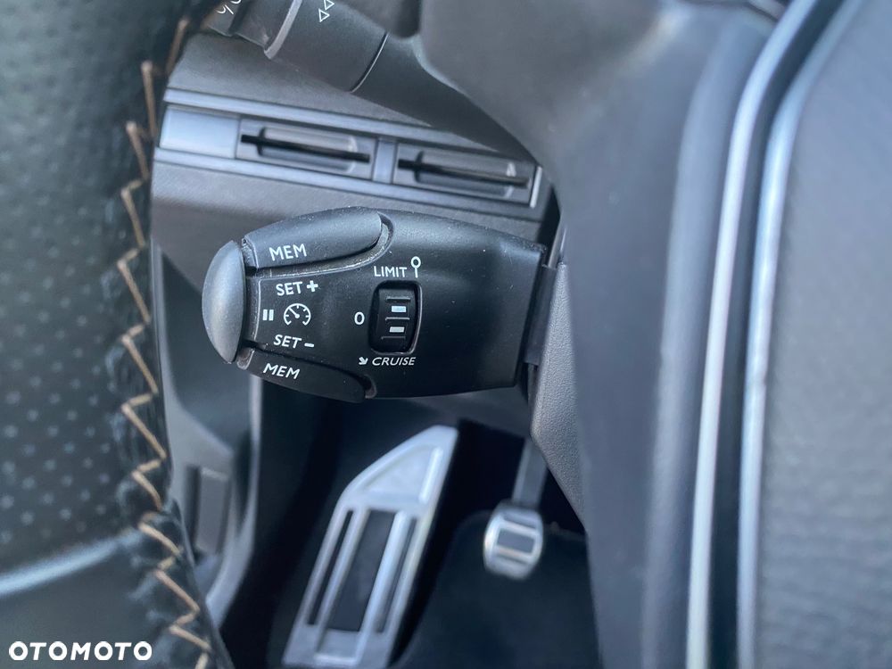 Peugeot 3008 BlueHDi 150 Stop & Start Business-Line - 23