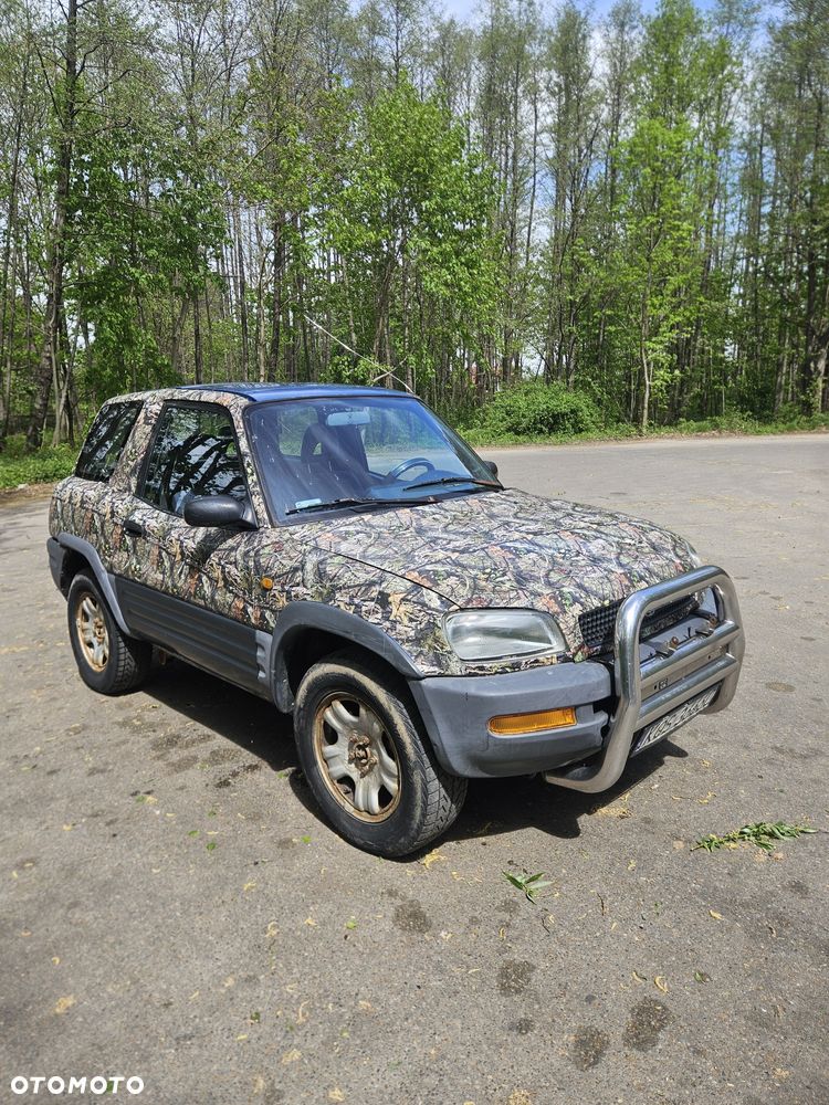 Toyota RAV4 - 1