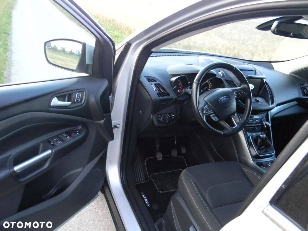 Ford Kuga 1.5 EcoBoost 2x4 Business Edition - 4