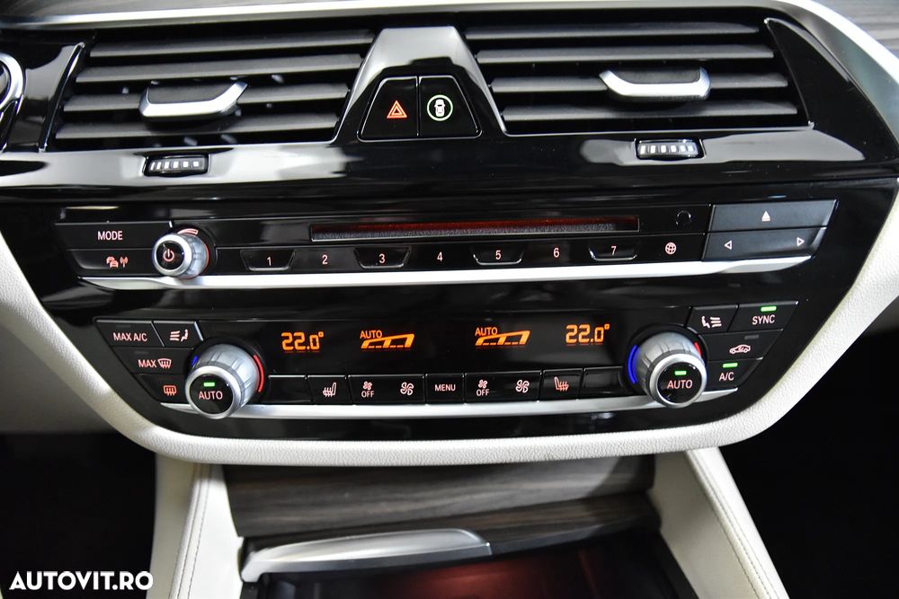 BMW Seria 5 520i Aut. Luxury Line - 18