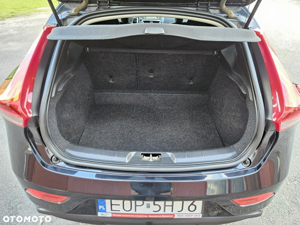 Volvo V40 D2 Momentum - 30
