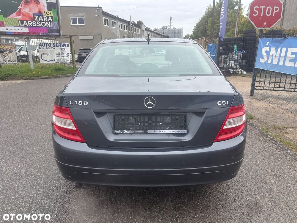 Mercedes-Benz Klasa C 180 CGI Automatik BlueEFFICIENCY - 11