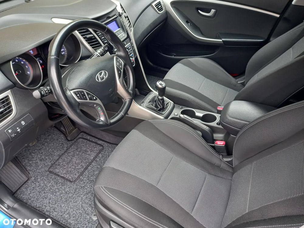 Hyundai i30 - 23