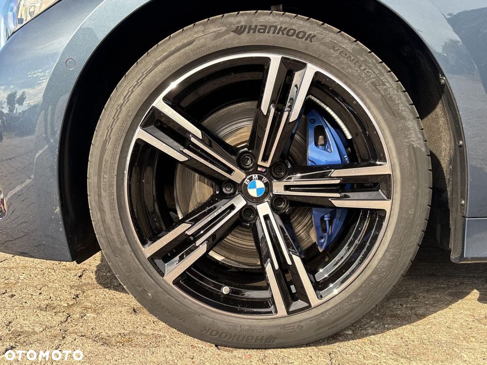 BMW Seria 3 2025 photo 4