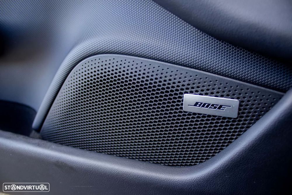 Porsche Taycan 4 Black Edition - 20