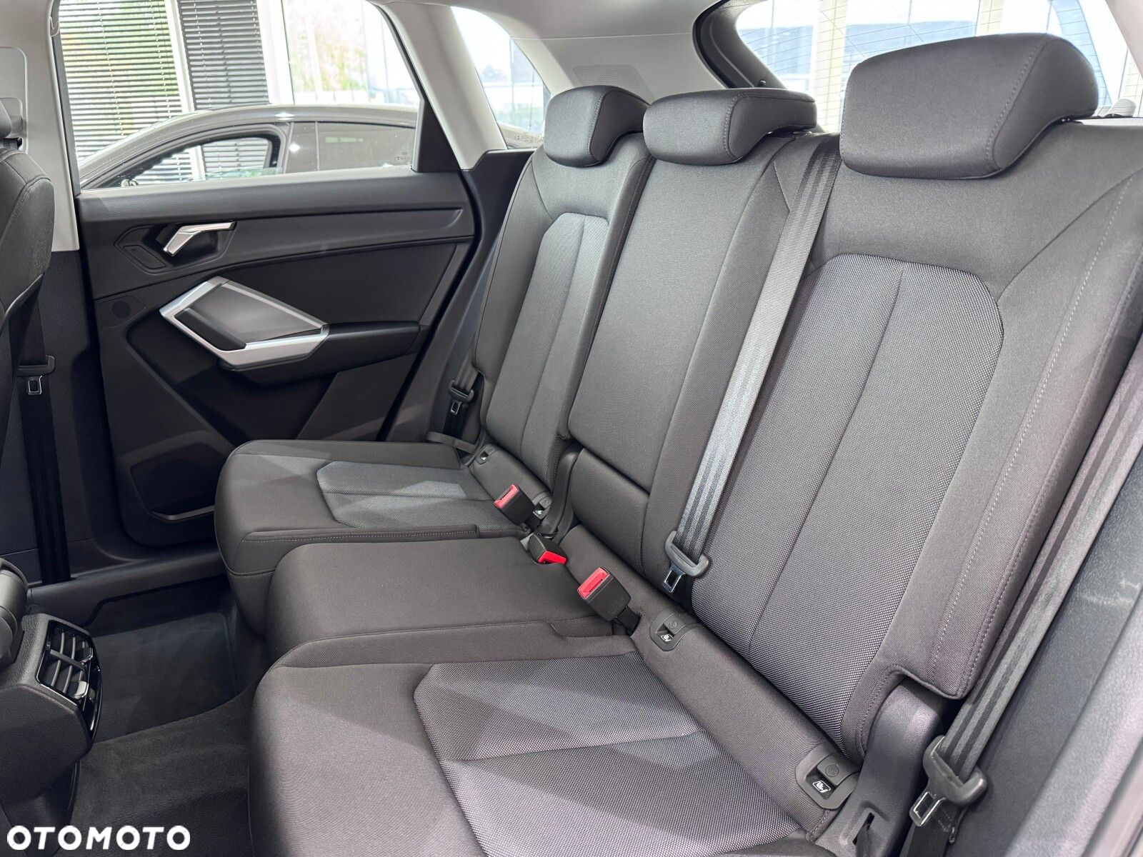 Audi Q3 35 TFSI S tronic - 13