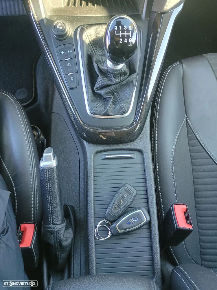 Ford Focus SW 1.0 EcoBoost S&S Titanium - 26