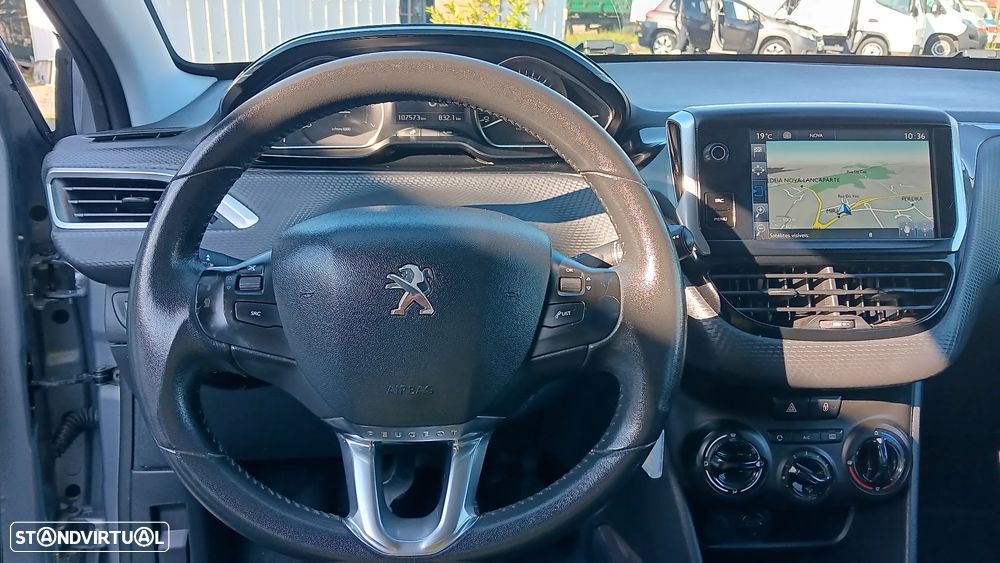 Peugeot 2008 1.2 PureTech Style - 21