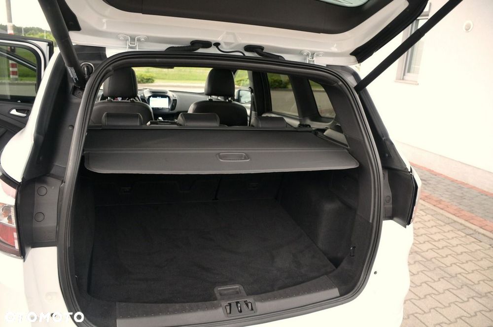 Ford Kuga - 25