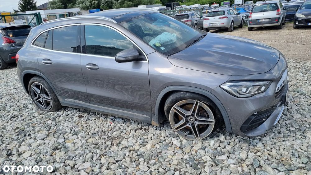 Mercedes-Benz GLA 220 d 4Matic 8G-DCT AMG Line - 3