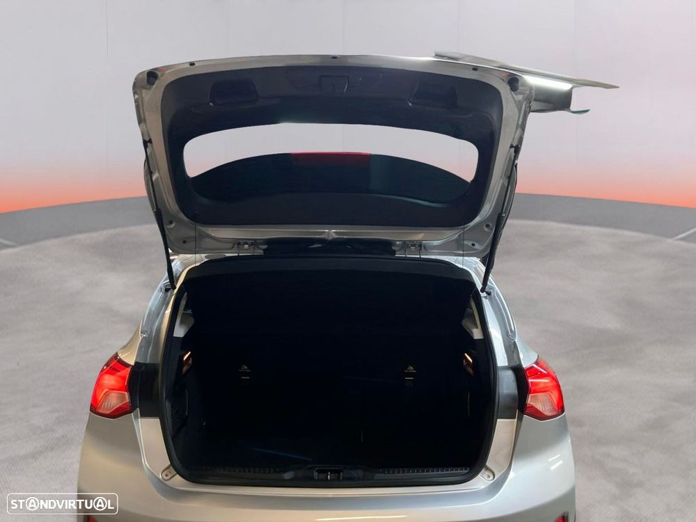 Ford Focus 1.0 EcoBoost Active X - 18
