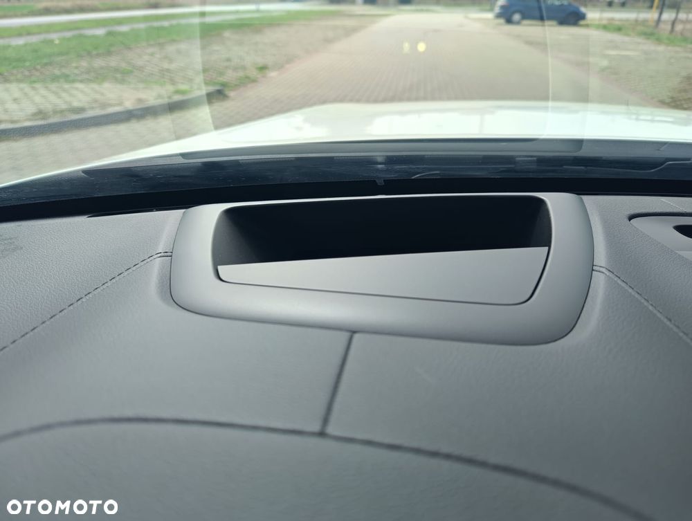 Volvo V60 T5 Geartronic R-Design - 25