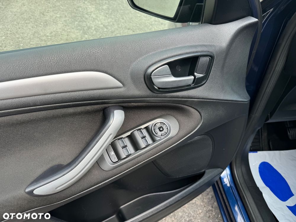 Ford Galaxy - 19