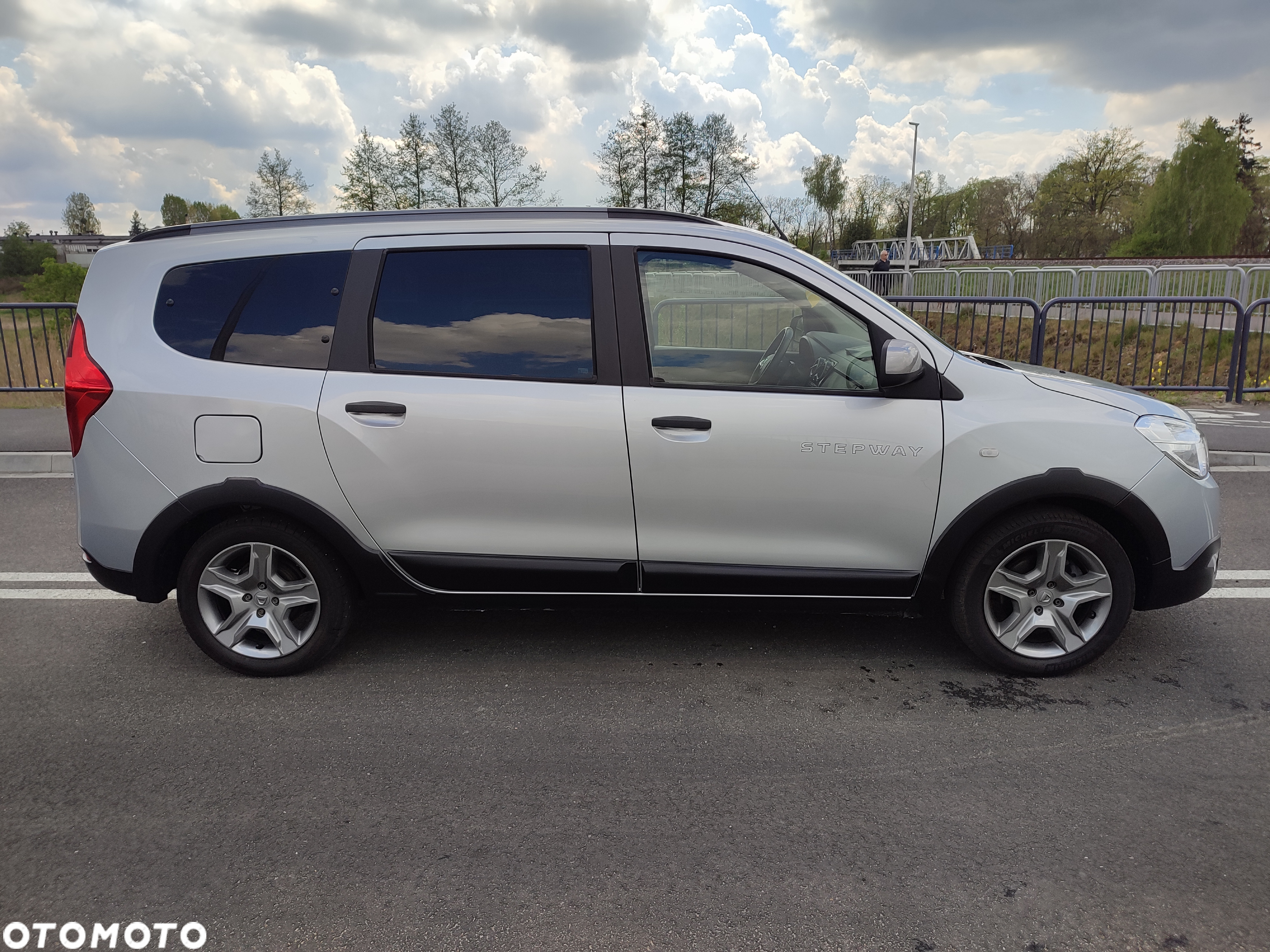 Dacia Lodgy TCe 130 GPF (7-Sitzer) Stepway - 4