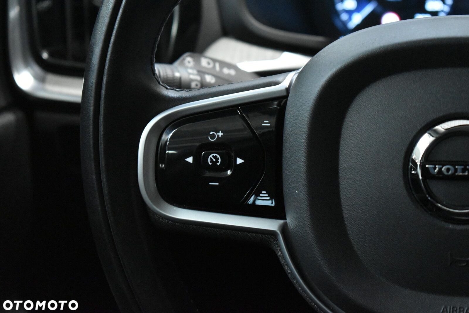 Volvo V60 Cross Country - 12