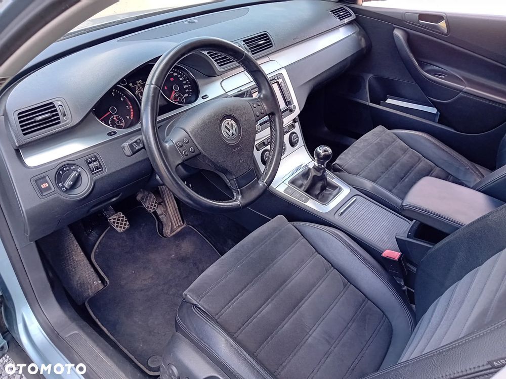 Volkswagen Passat 1.8 TSI Exclusive - 9