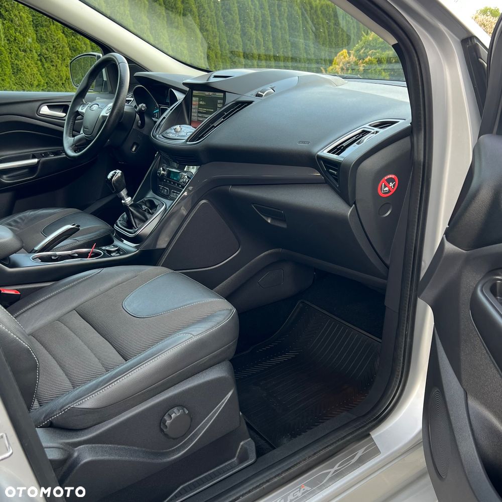 Ford Kuga 1.5 EcoBoost 2x4 Titanium - 27