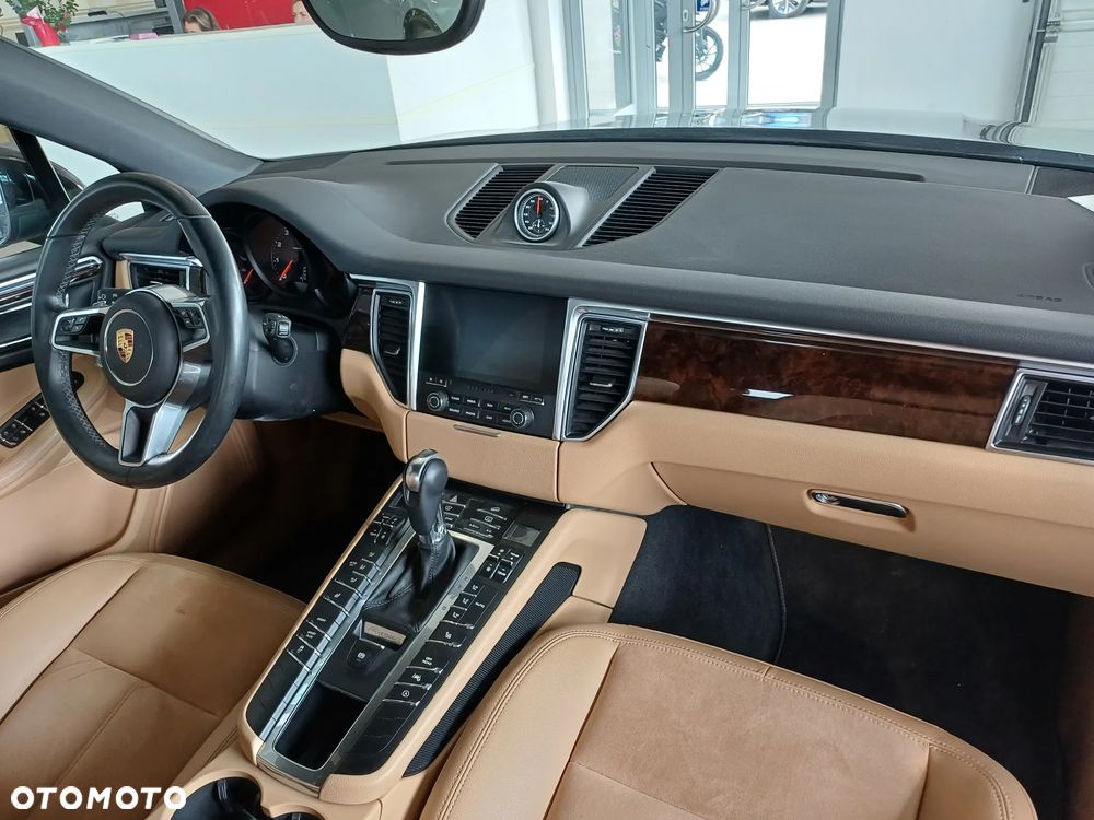 Porsche Macan Standard - 23
