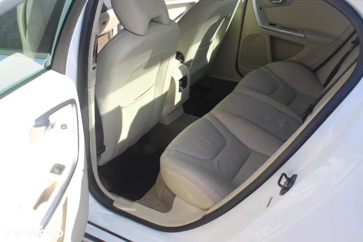 Volvo S60 T6 AWD Momentum - 12