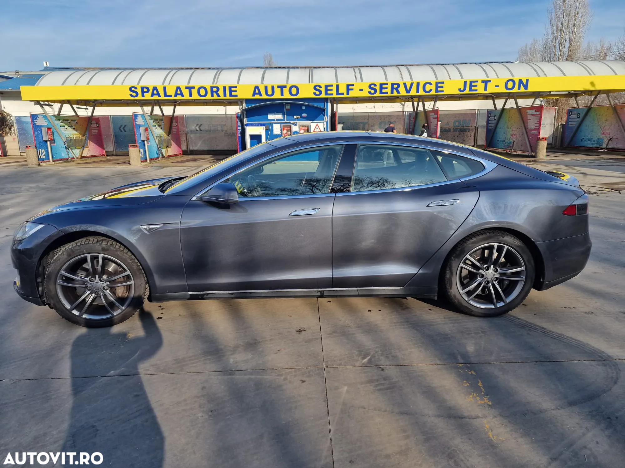 Tesla Model S Standard - 9