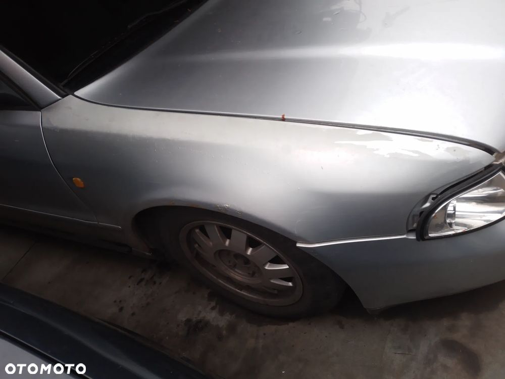 AUDI A4 B5 94-99  1.6 AHL   ZDERZAK PRZÓD PRZEDNI   LY7M - 9
