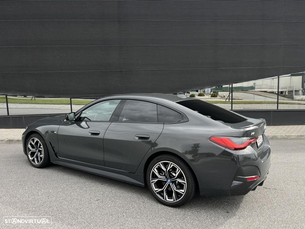 BMW i4 eDrive35 Desportiva M - 27