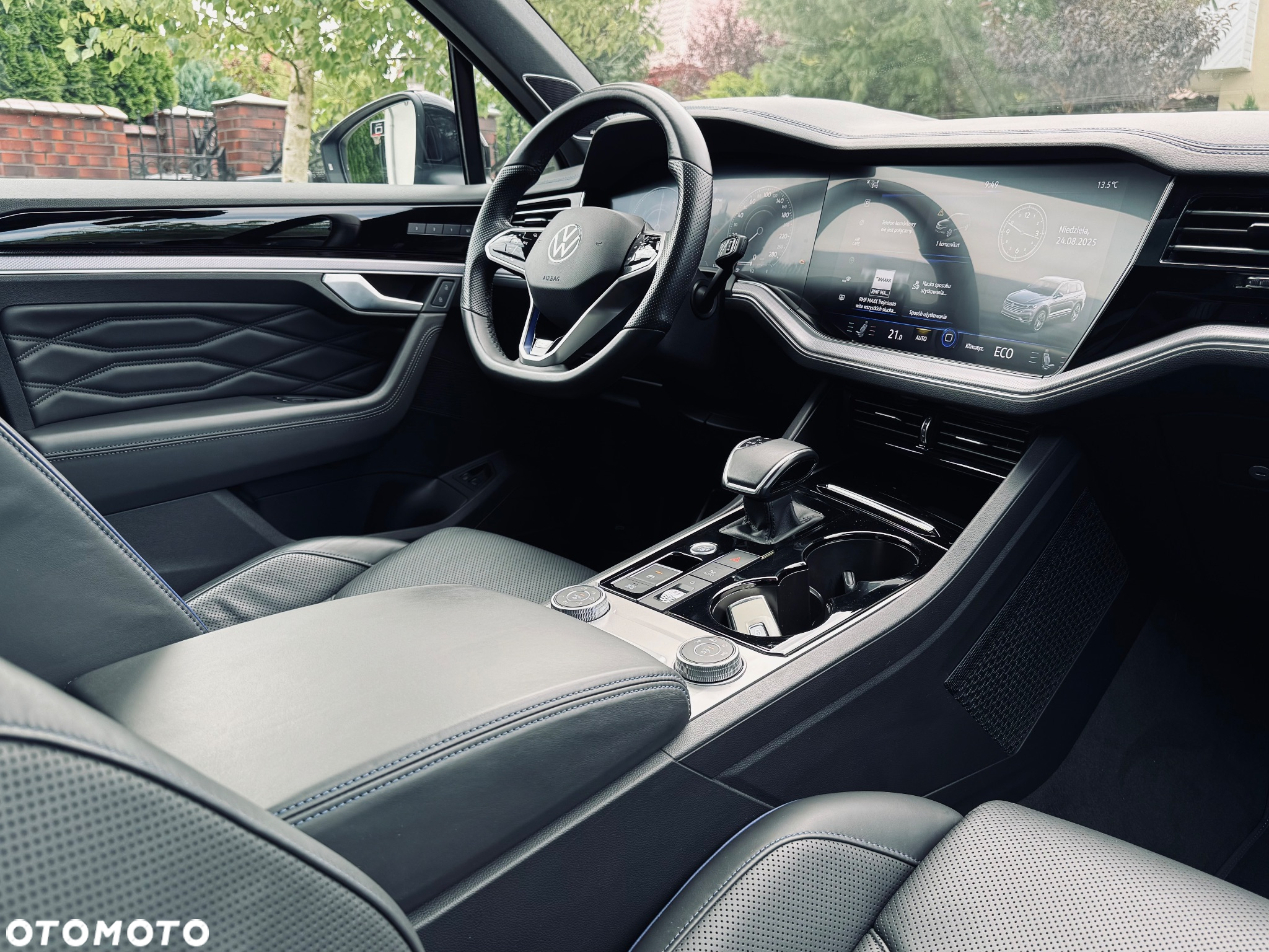 Volkswagen Touareg - 22
