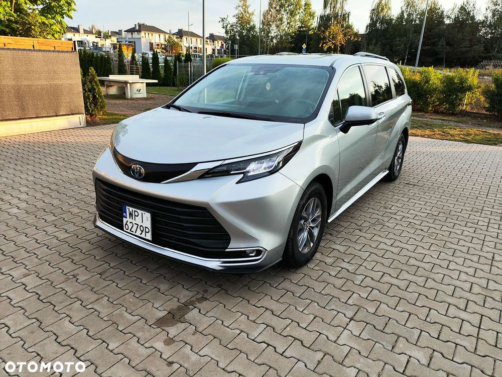 Toyota Sienna - 3