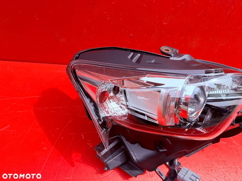 LAMPA PRAWA LEXUS IS 250 300 BI XENON STAN BDB - 2