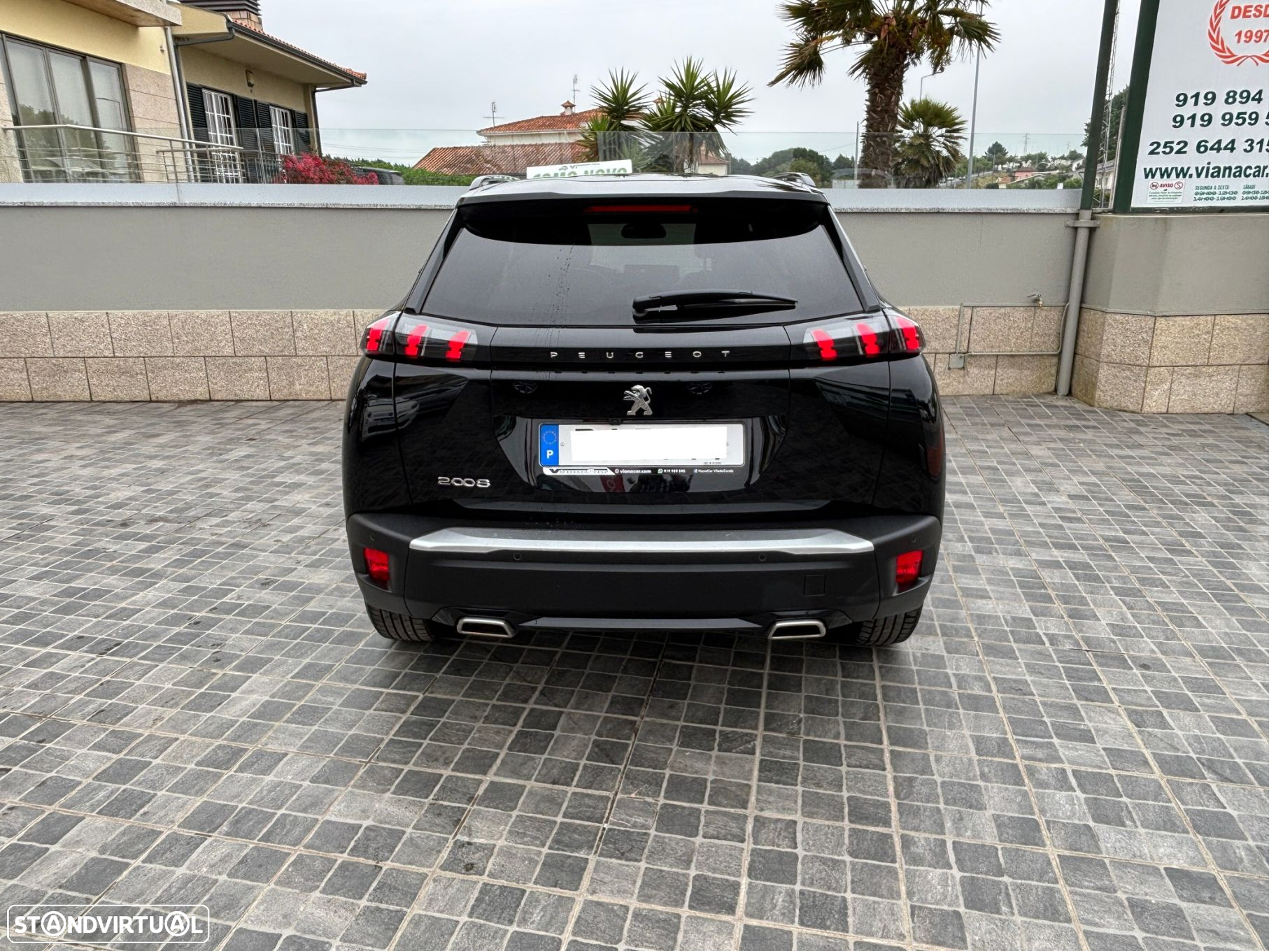 Peugeot 2008 1.2 PureTech Allure Pack EAT8 - 5