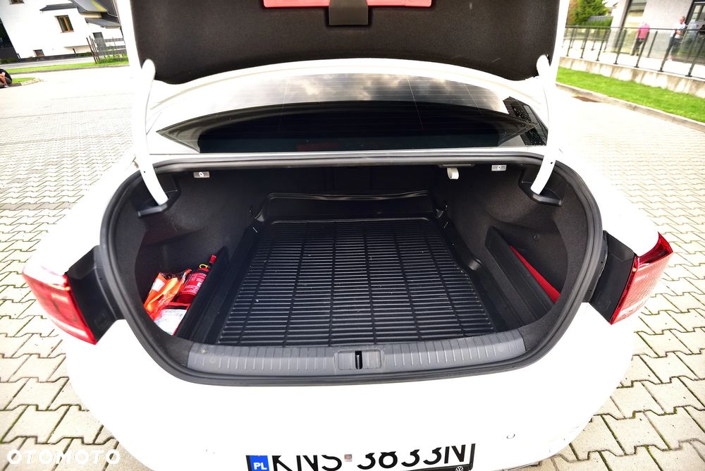 Volkswagen Passat Variant 1.5 TSI OPF DSG Highline - 24