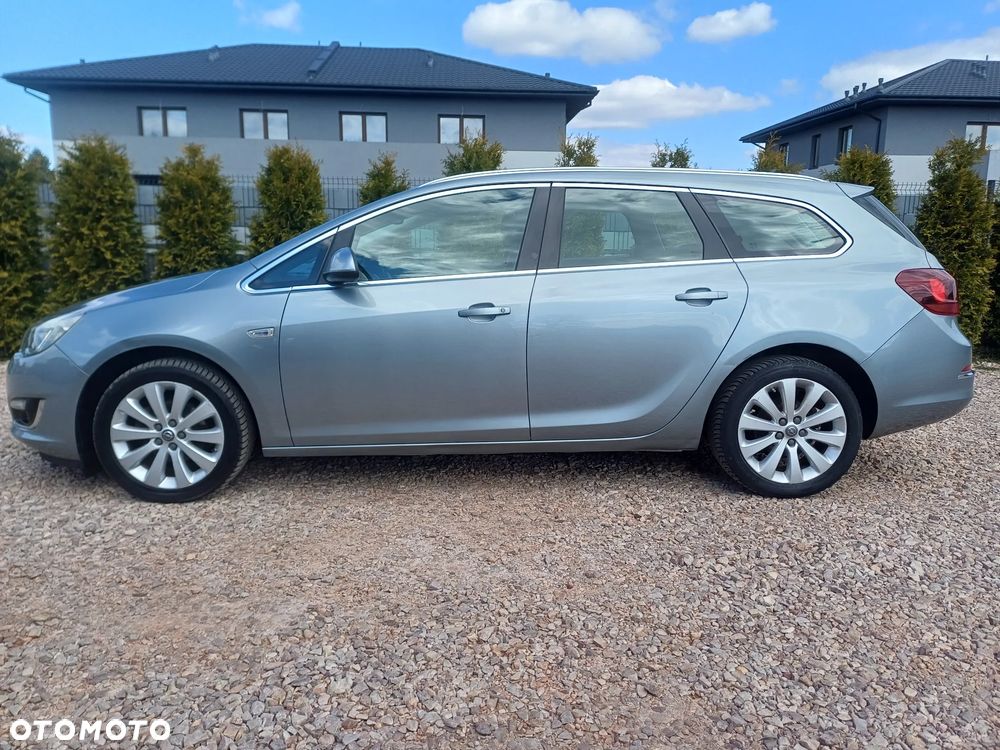 Opel Astra 1.4 Turbo Cosmo - 2