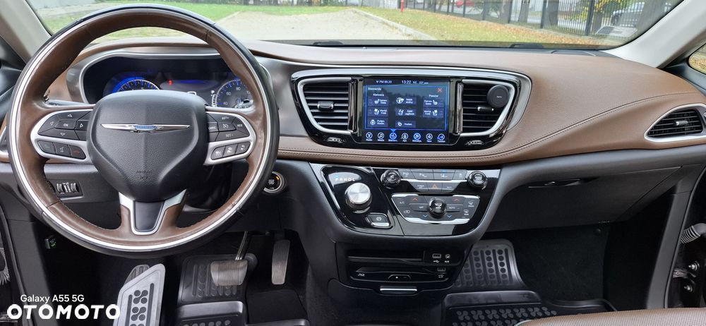 Chrysler Pacifica - 7
