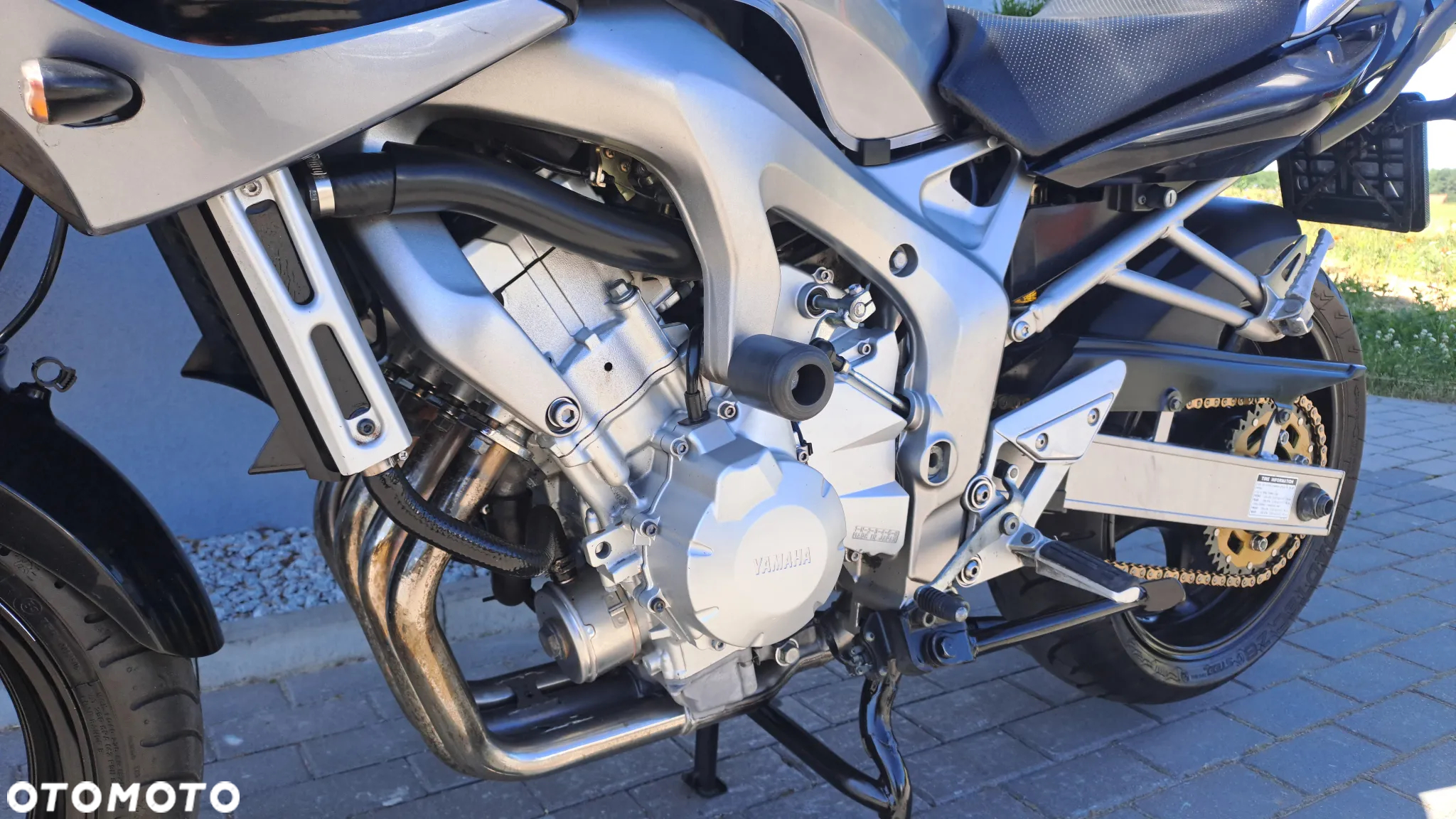 Yamaha FZ - 16
