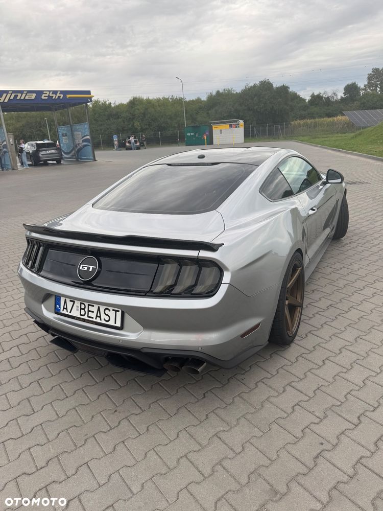 Ford Mustang - 2