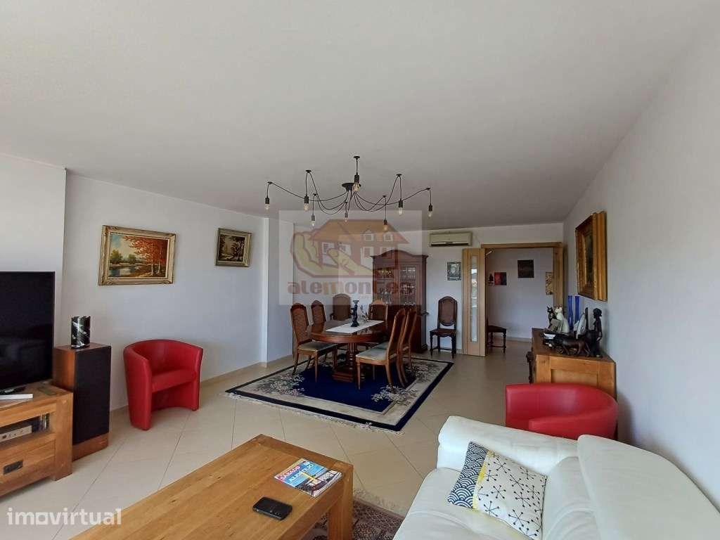 Apartamento T4 com varanda e vista desafogada - 5 minutos do centro - Grande imagem: 5/16