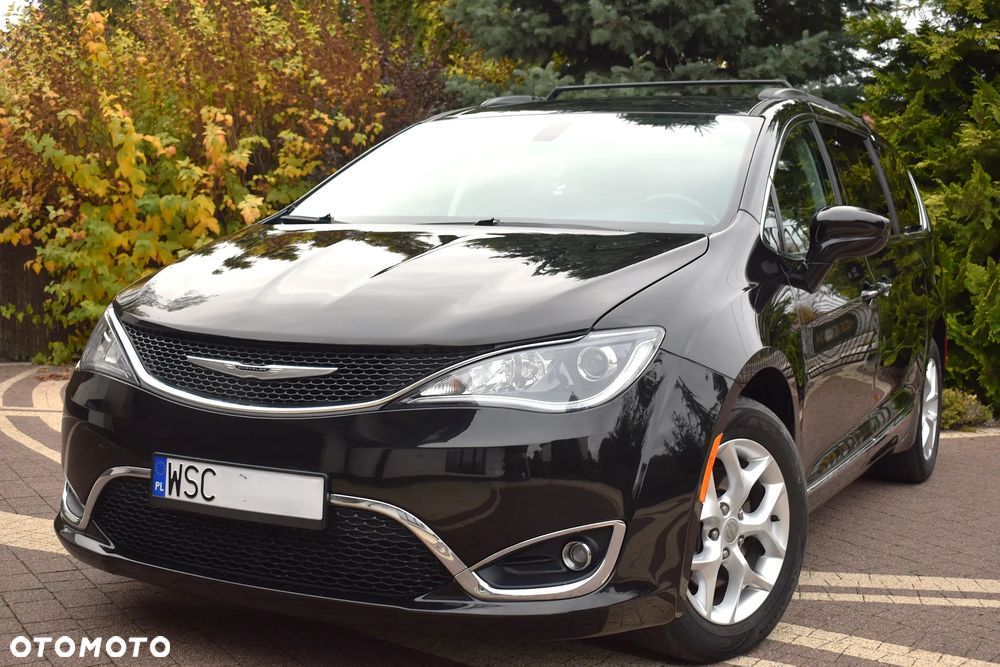 Chrysler Pacifica 2018 photo 3