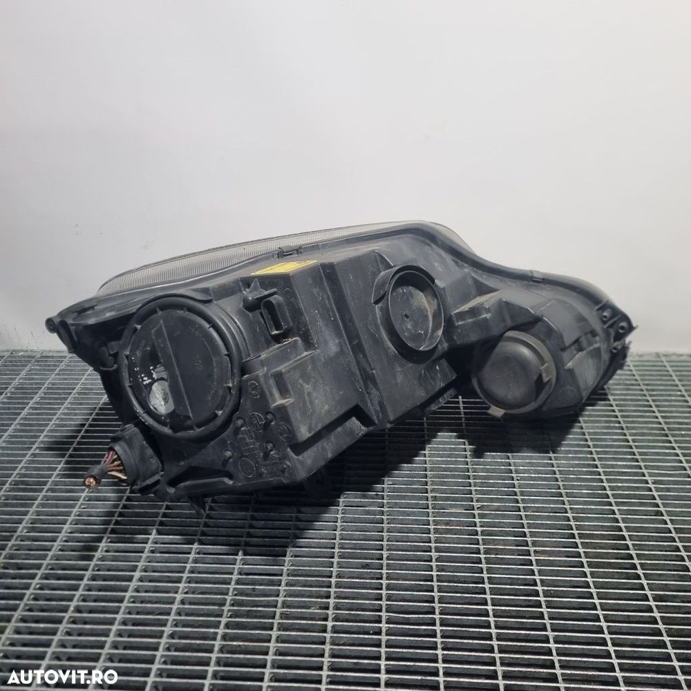 Far Stanga Skoda Yeti 2009 - 2013 SUV 4 Usi (1406) Fara xenon - 2