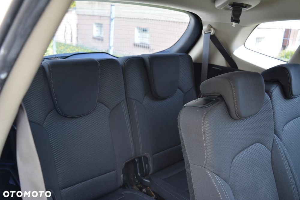 Kia Carens 1.7 CRDi 115 Dream Team Edition - 12