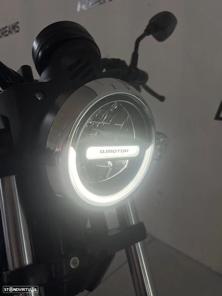 QJ Motor SRV 125 - 5