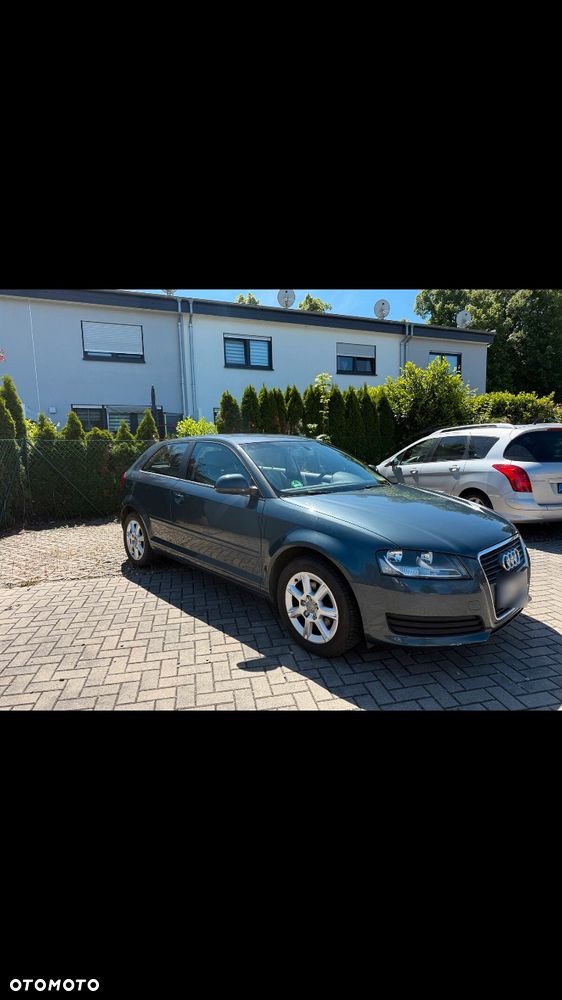 Audi A3 3-drzwiowe 1.6 Attraction - 2