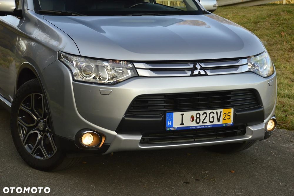 Mitsubishi Outlander 2.0 Intense + Navi 4WD CVT - 2