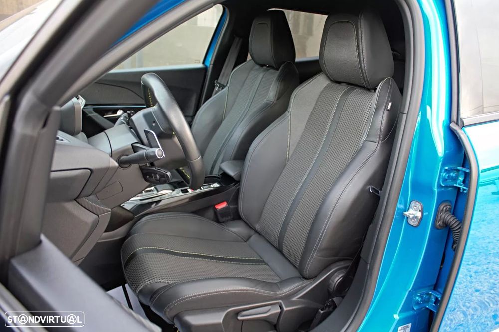 Peugeot 2008 1.2 PureTech GT EAT8 - 11