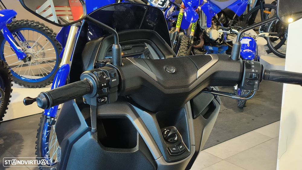 Yamaha NMAX - 9