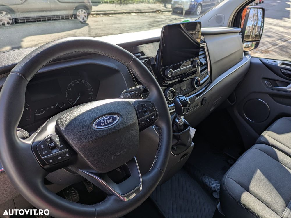 Ford Tourneo Custom - 15