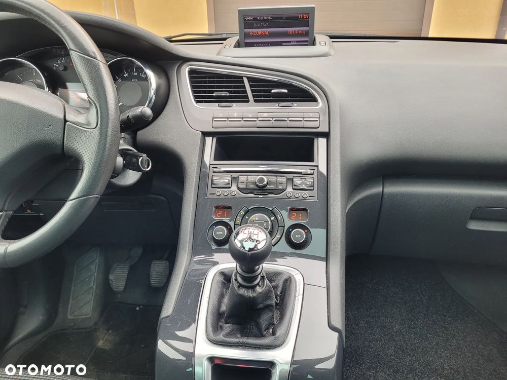 Peugeot 5008 2.0 HDi Allure 7os - 16