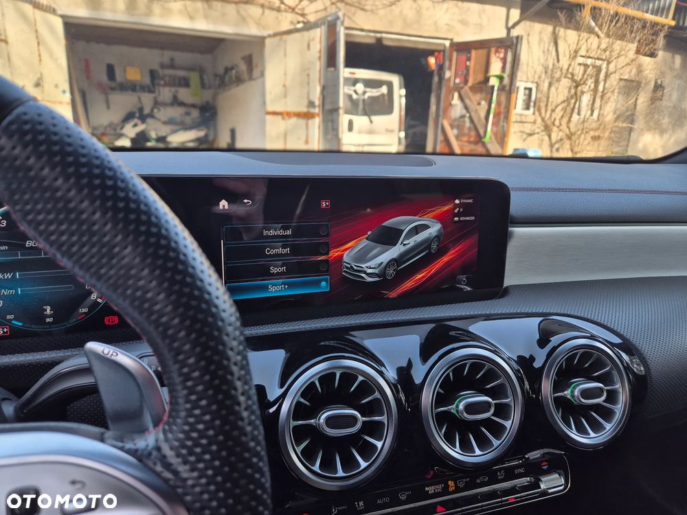 Mercedes-Benz CLA - 11