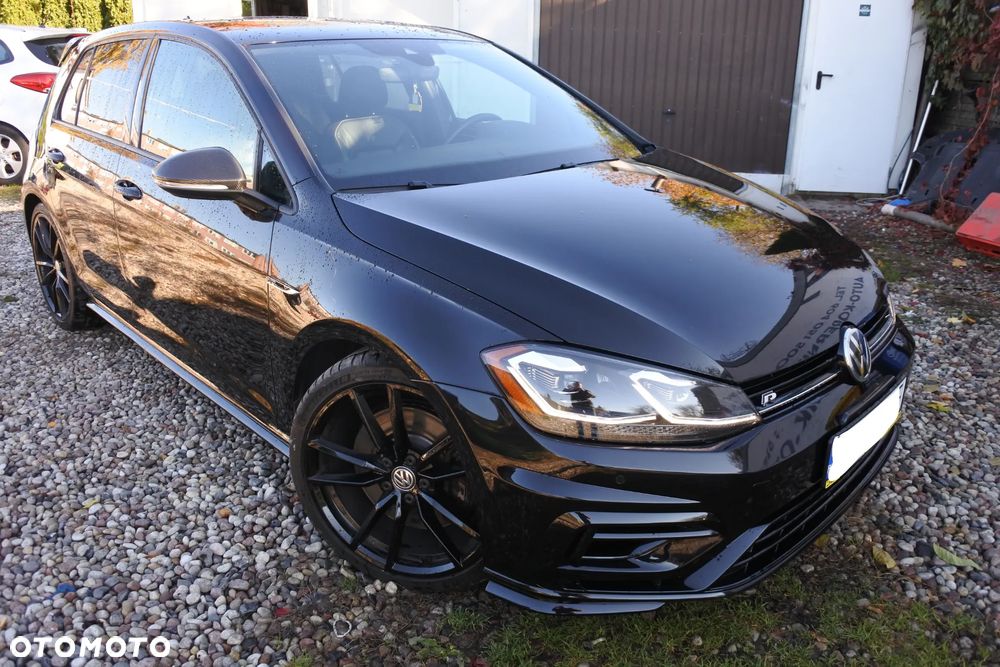 Volkswagen Golf - 1